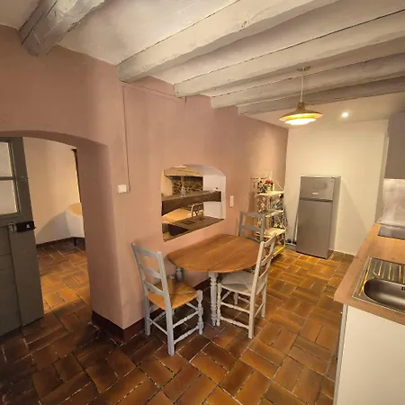 Apartment Medieval Au Coeur Du Village De Lama