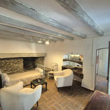 Apartment Medieval Au Coeur Du Village De Lama