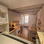 Medieval Au Coeur Du Village De *