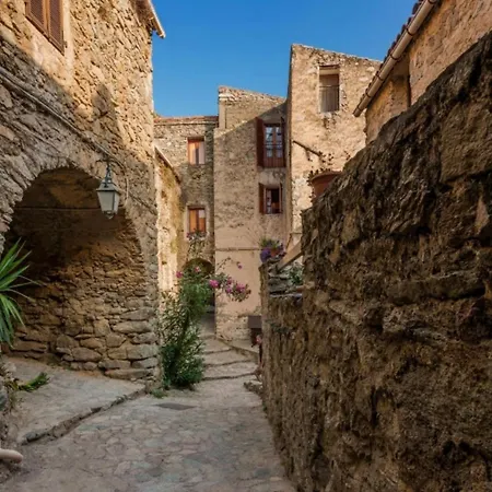 Medieval Au Coeur Du Village De * Lama