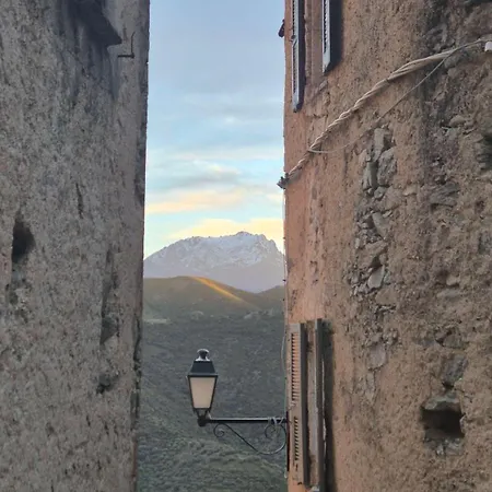 Διαμέρισμα Medieval Au Coeur Du Village De Lama