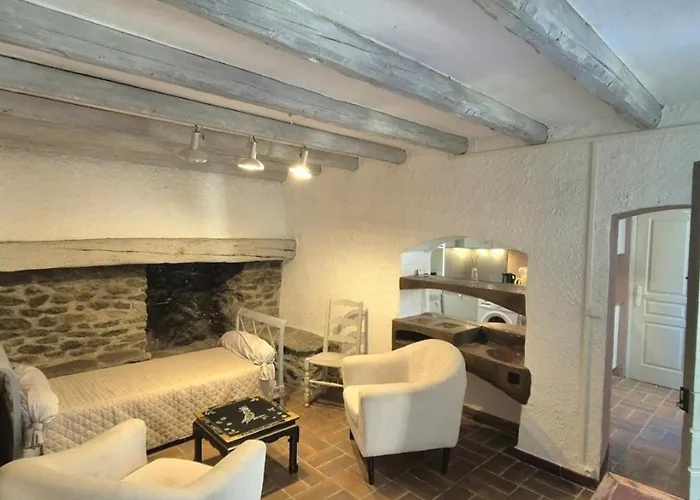 Medieval Au Coeur Du Village De *